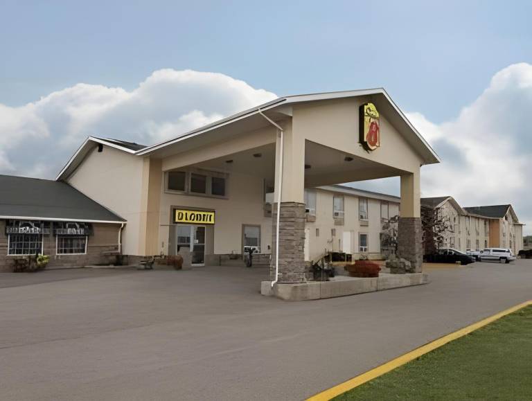 Super 8 By Wyndham Dawson Creek in Dawson Creek, BC