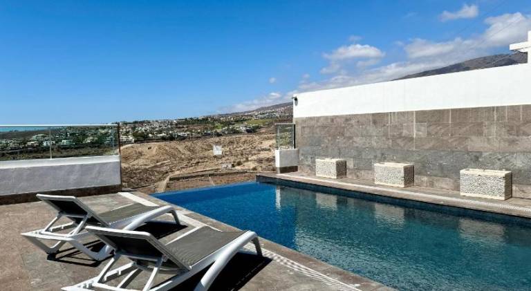 Villa with private pool, terrace & yard — photo 3