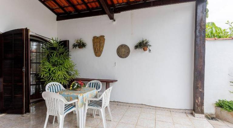 Vacation home with pool — photo 4