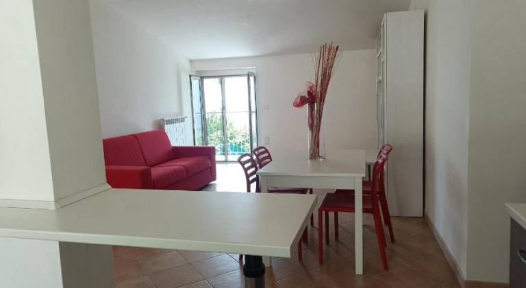 Apartment with terrace & yard — photo 2