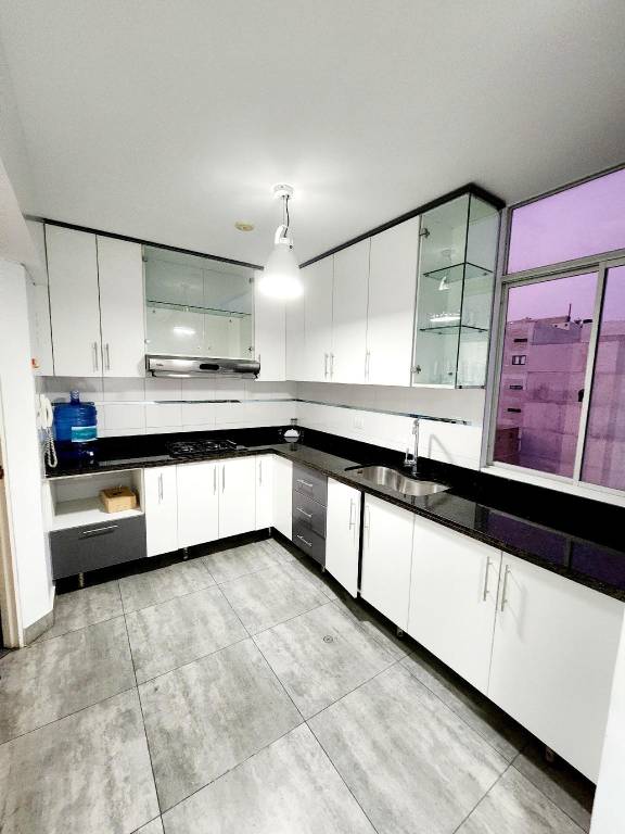 Holiday apartment with barbecue & yard — photo 4