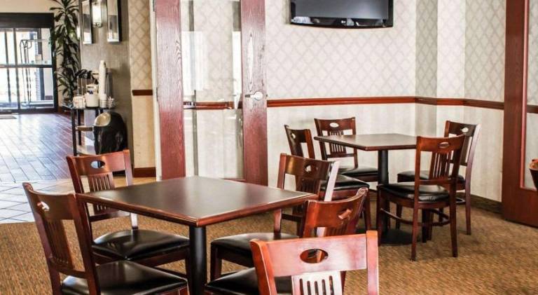 Sleep Inn & Suites Virginia Horse Center — photo 4