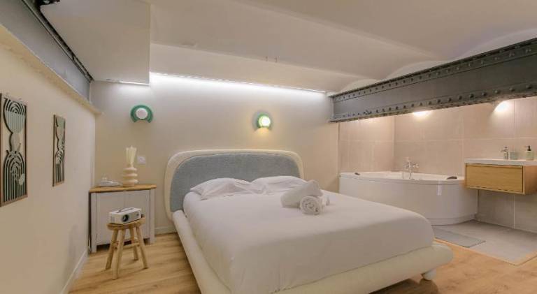 Rental apartment with jacuzzi | Pet-friendly — photo 2