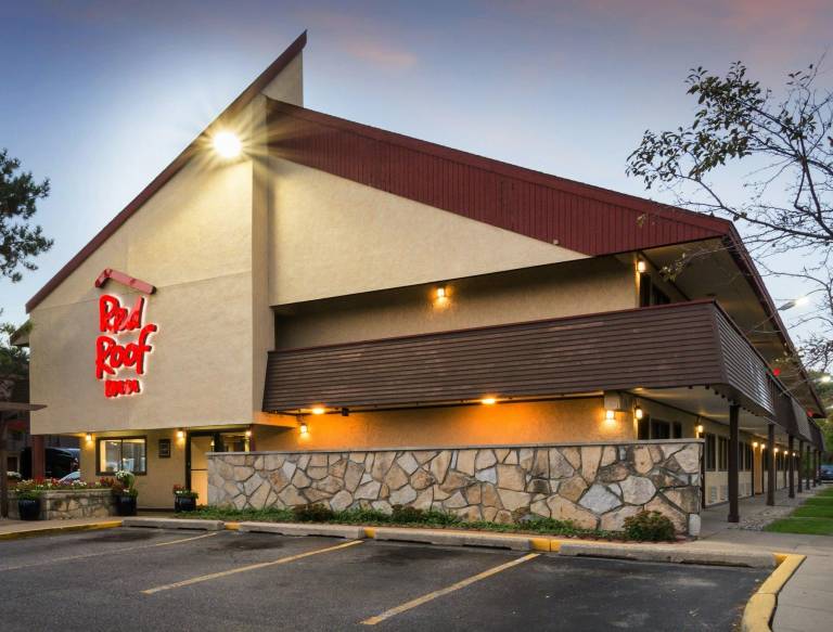 Red Roof Inn Grand Rapids Airport — photo 5