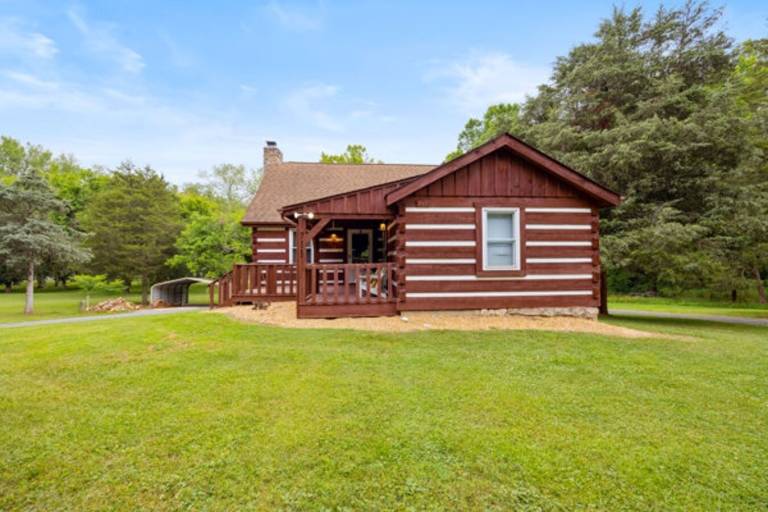 House Toms Brook