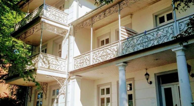 Villa Sanssouci - Baderstilvilla mit individuellen Wohnungen in Binz