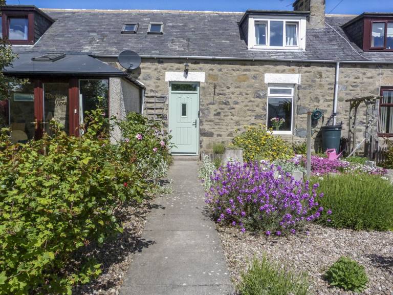 Cottage  Banff