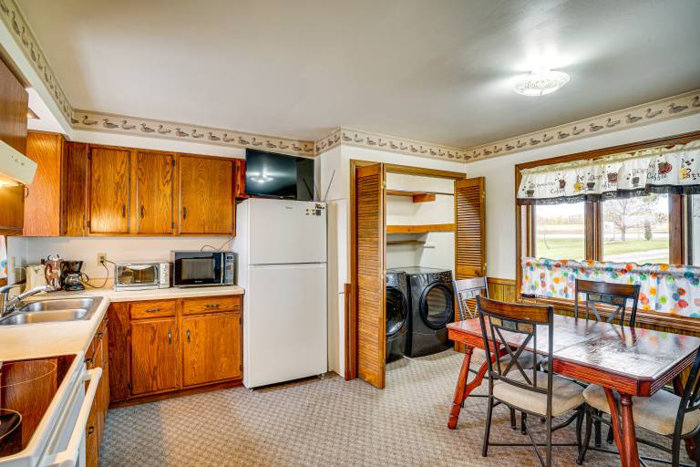Pet Friendly Home on 15 acres - Lake Michigan — photo 2