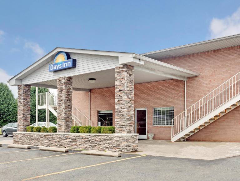 Days Inn by Wyndham Joelton Nashville