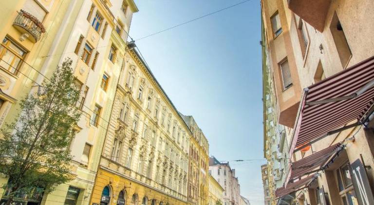 Wonderful rental apartment | Close to St. Stephen's Basilica | Perfect for remote work | Pets allowed — photo 2