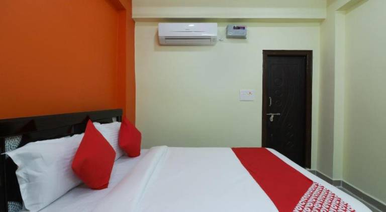 Hotel O S V Residency