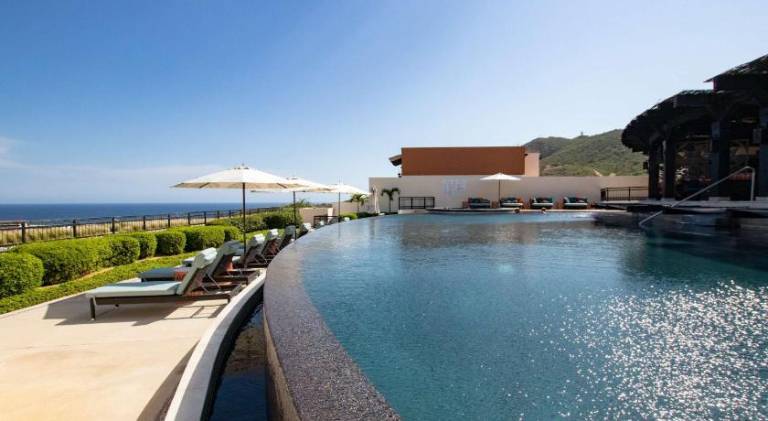 House with pool in Escondido, CA