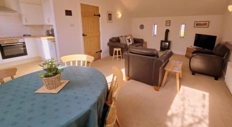 Vacation home with hot tub | Pet-friendly — photo 2