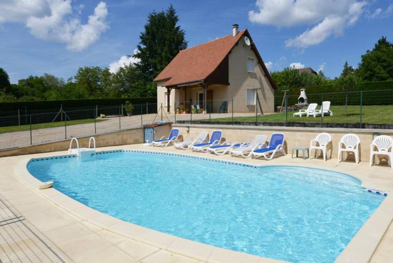 Gite with yard, patio & private pool — photo 2