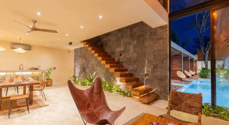 Villa with pool — photo 3