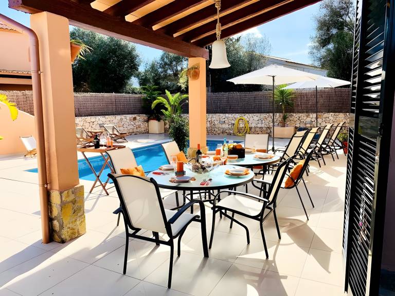 Villas 2meet La Yuca – Holiday Home with Private Pool in Cala Romántica, Mallorca — photo 3