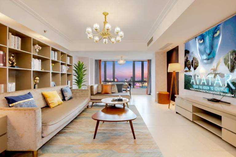 Ample serviced apartment with pool, grill & patio | Dogs allowed — photo 2