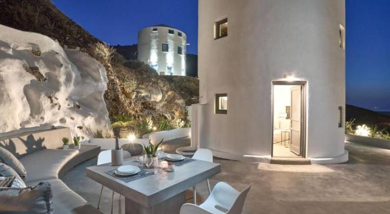 Wonderful villa with terrace, BBQ & garden | Close to the beach | Pets are welcome in Santorini