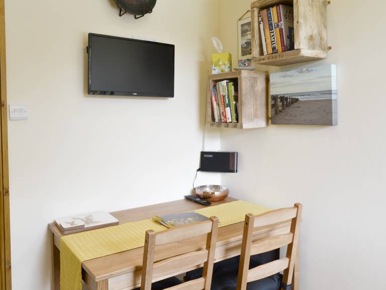 Children-friendly cottage with patio, garden & grill | Pets allowed — photo 4