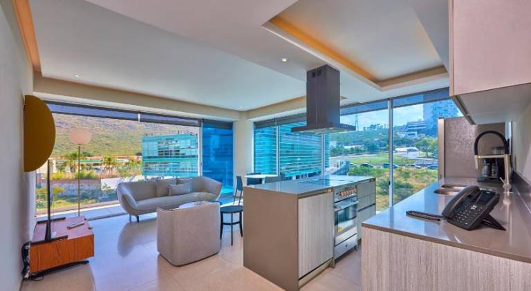 Serviced apartment with yard & pool | Good for workation — photo 2