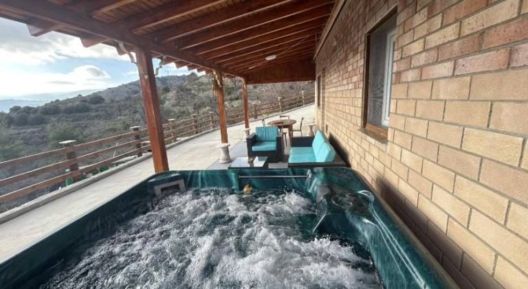 Vacation home with hot tub — photo 2