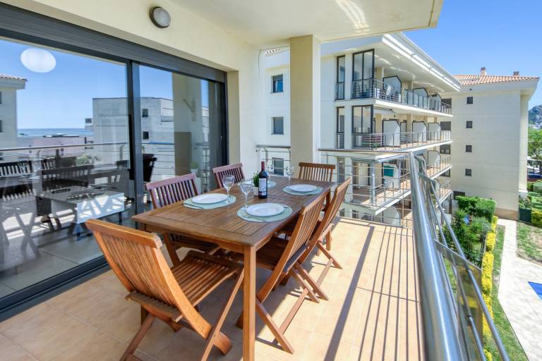 Apartment with garden, pool & terrace — photo 3