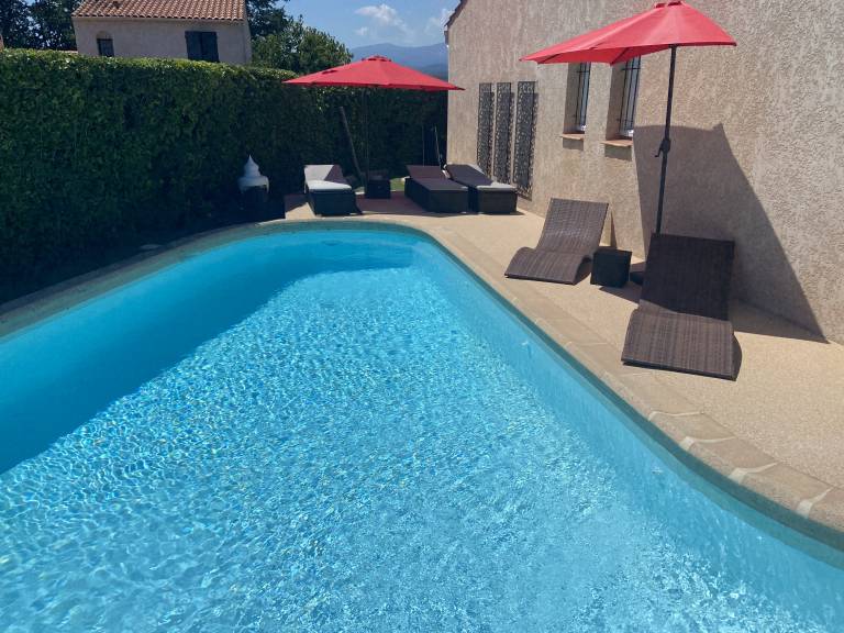 Child-friendly house with private pool, patio & garden | Garden view | Dogs allowed — photo 4
