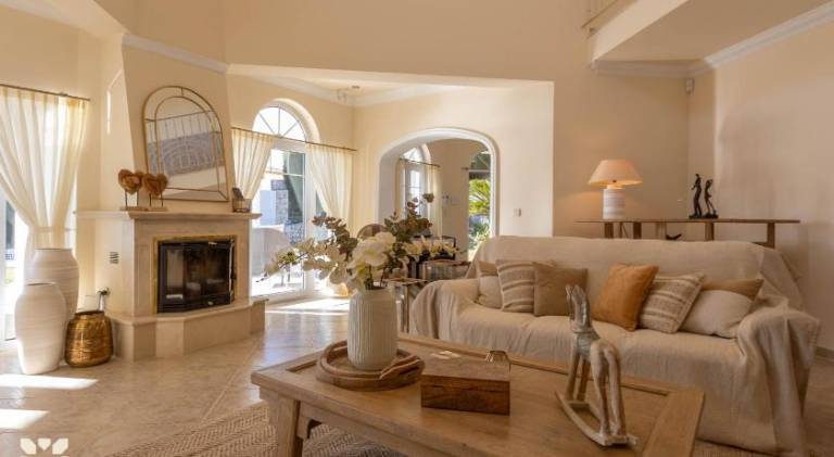 Fully equipped beautiful villa with BBQ, patio & private pool | Pet-friendly — photo 2