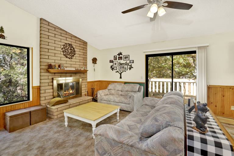 Rutter Family Retreat - Big Bear Cozy Cottage in San Bernardino, CA