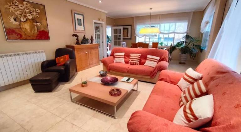 Villa with hot tub, barbecue & private pool in Benicassim