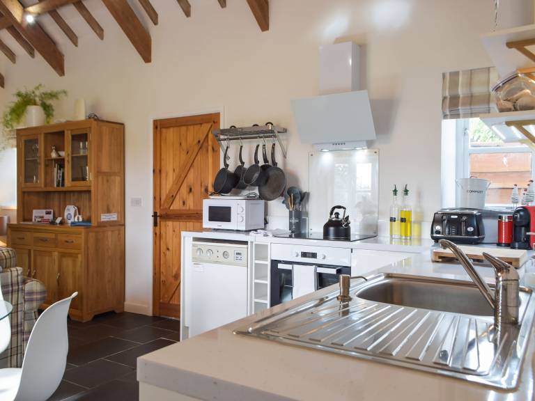 Family-friendly beautiful cottage with garden & BBQ | Pet-friendly — photo 4