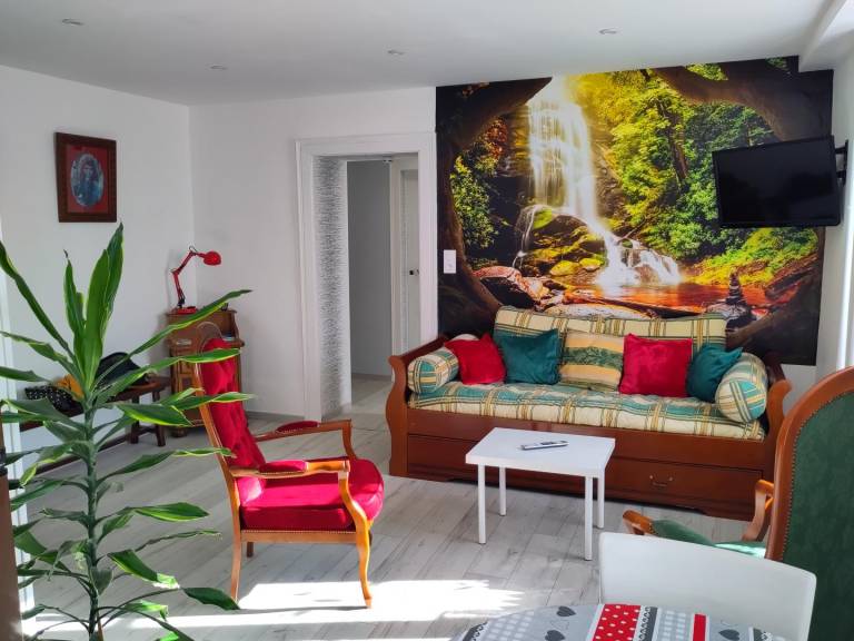 Gite with patio & grill — photo 4