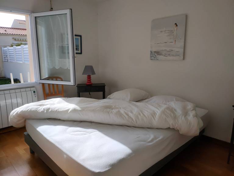 Vacation home with garden — photo 4