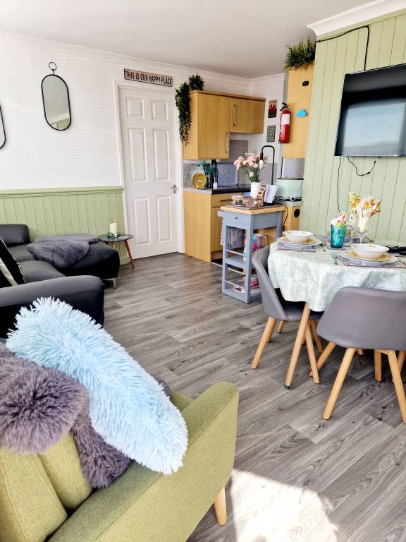 Chalet Ty Lilli Wen -Sleep 6- Pet friendly — photo 4