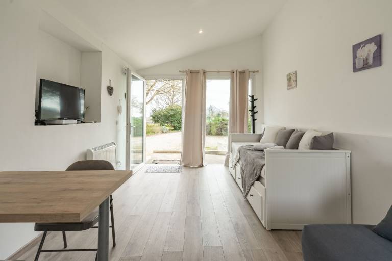 Studio Apartment 'Au Petit Chez Nous' with Private Terrace, Private Garden and Wi-Fi — photo 2