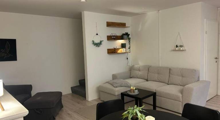 Apartment with patio — photo 2