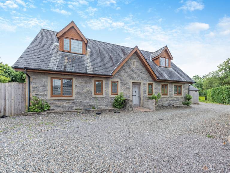 Family-friendly cottage with barbeque, jacuzzi & yard | Pet-friendly — photo 2