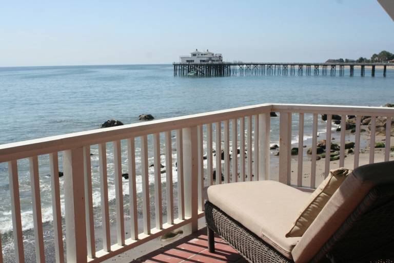 Apartment Eastern Malibu