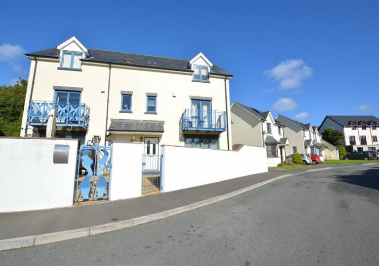 House  Cosheston