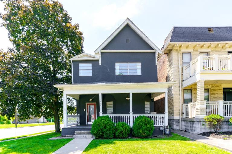 PRIME Location - Parking Free - Over 4,500 Reviews — photo 4