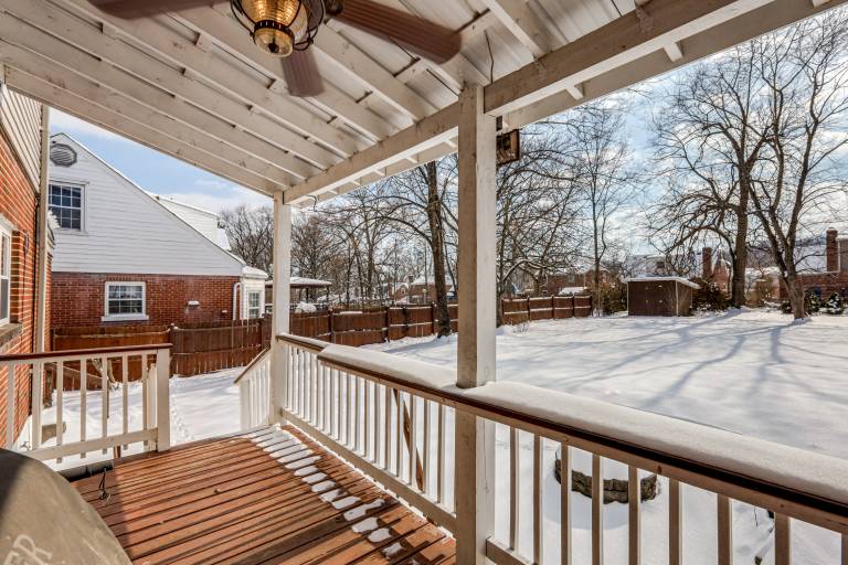 Cincy Area Bungalow w/ Deck & Yard, Pets Welcome! — photo 2