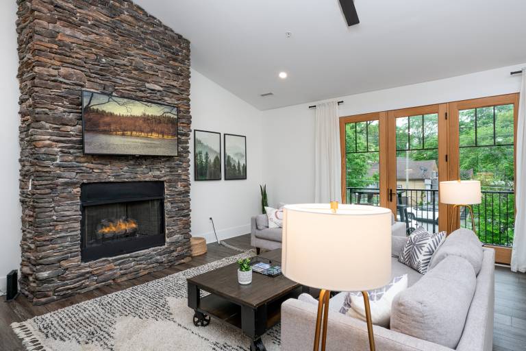 Children-friendly condo | Pets are welcome — photo 4