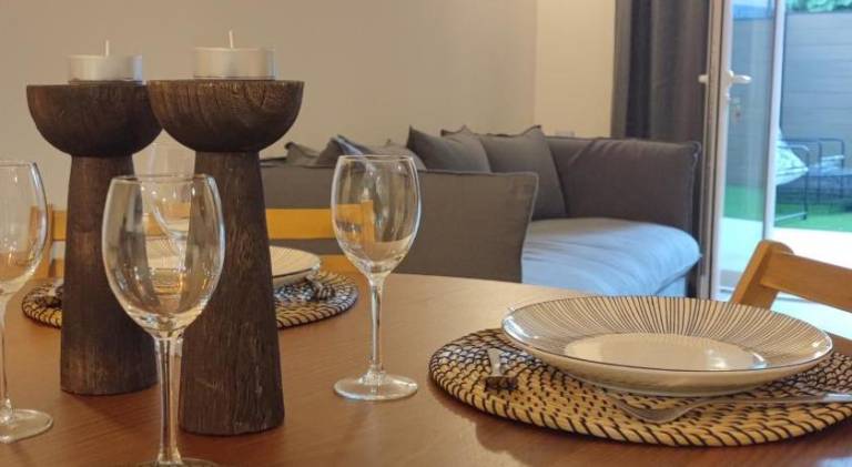 Instant Plaisirs - T2 60m2 avec Terrasse et Balneo privative — photo 5