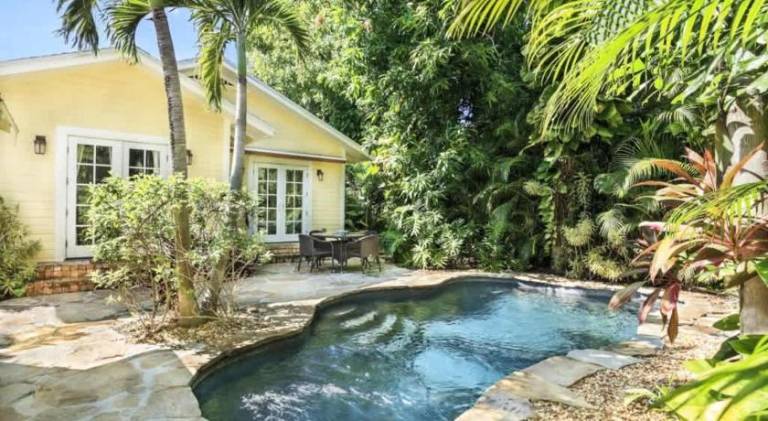 House with pool | Pets allowed in West Palm Beach, FL