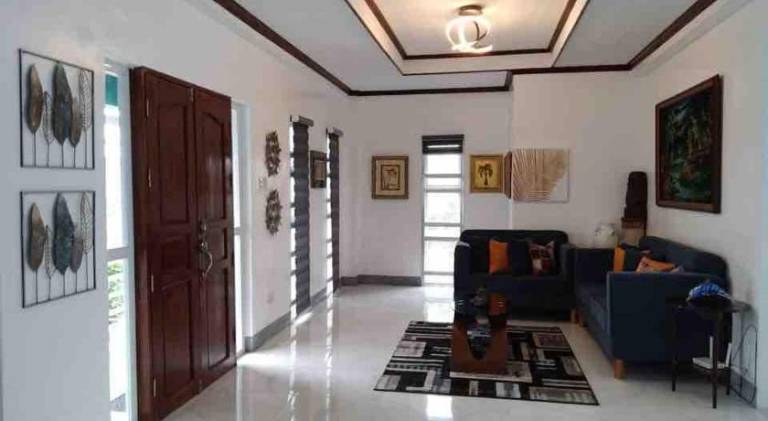 House with pool in Tagaytay