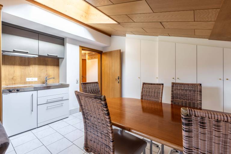Family-oriented pleasant rental apartment | Mountain view | Next to the ski | Pet-friendly — photo 3