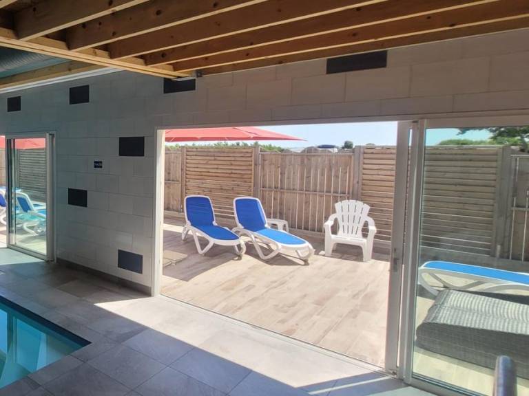 Mobile home with heated pool — photo 3