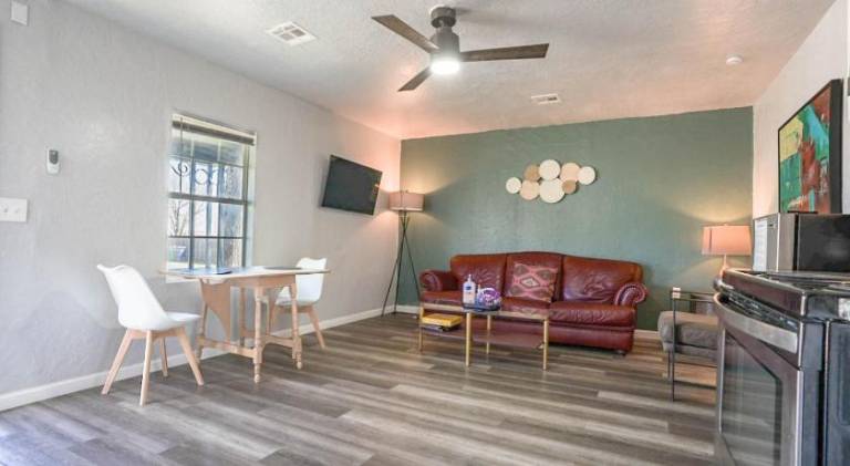 Charming vacation home | Pets allowed in Oklahoma City, OK