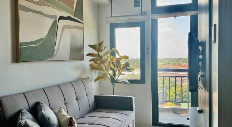Serviced apartment with garden, terrace & private pool in Quezon City