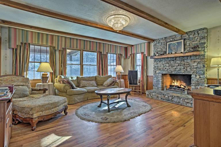 Emerald Gate Farm Cabin w/ On-Site Fishing Pond! — photo 3
